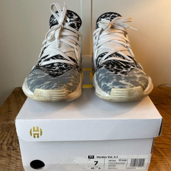 Harden Vol. 4J Men's Sneakers - Picture 6 of 6